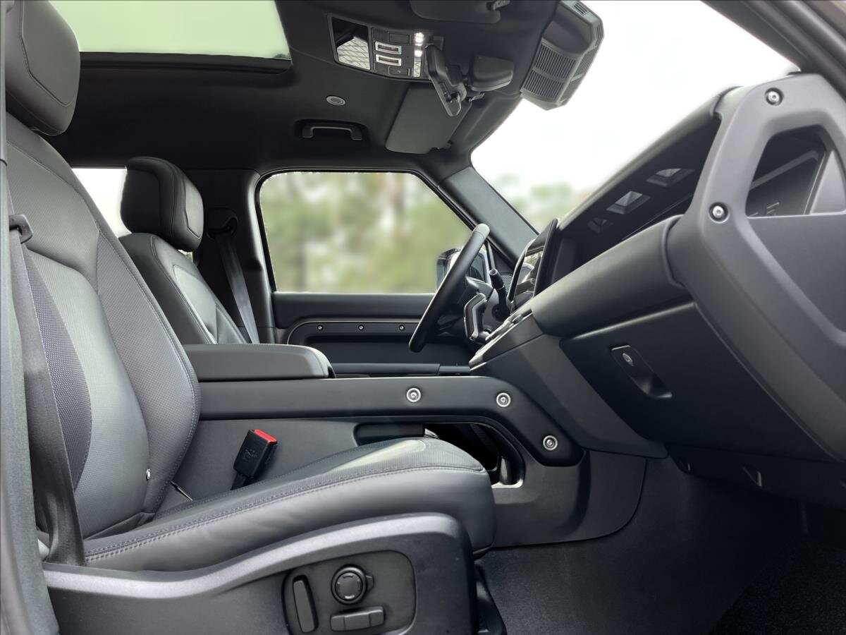 Land Rover Defender SUV 3,0 l 221 kw