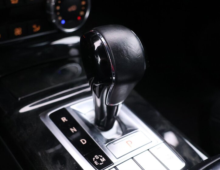 Mercedes-Benz Třídy G SUV 3,0 l 155 kw