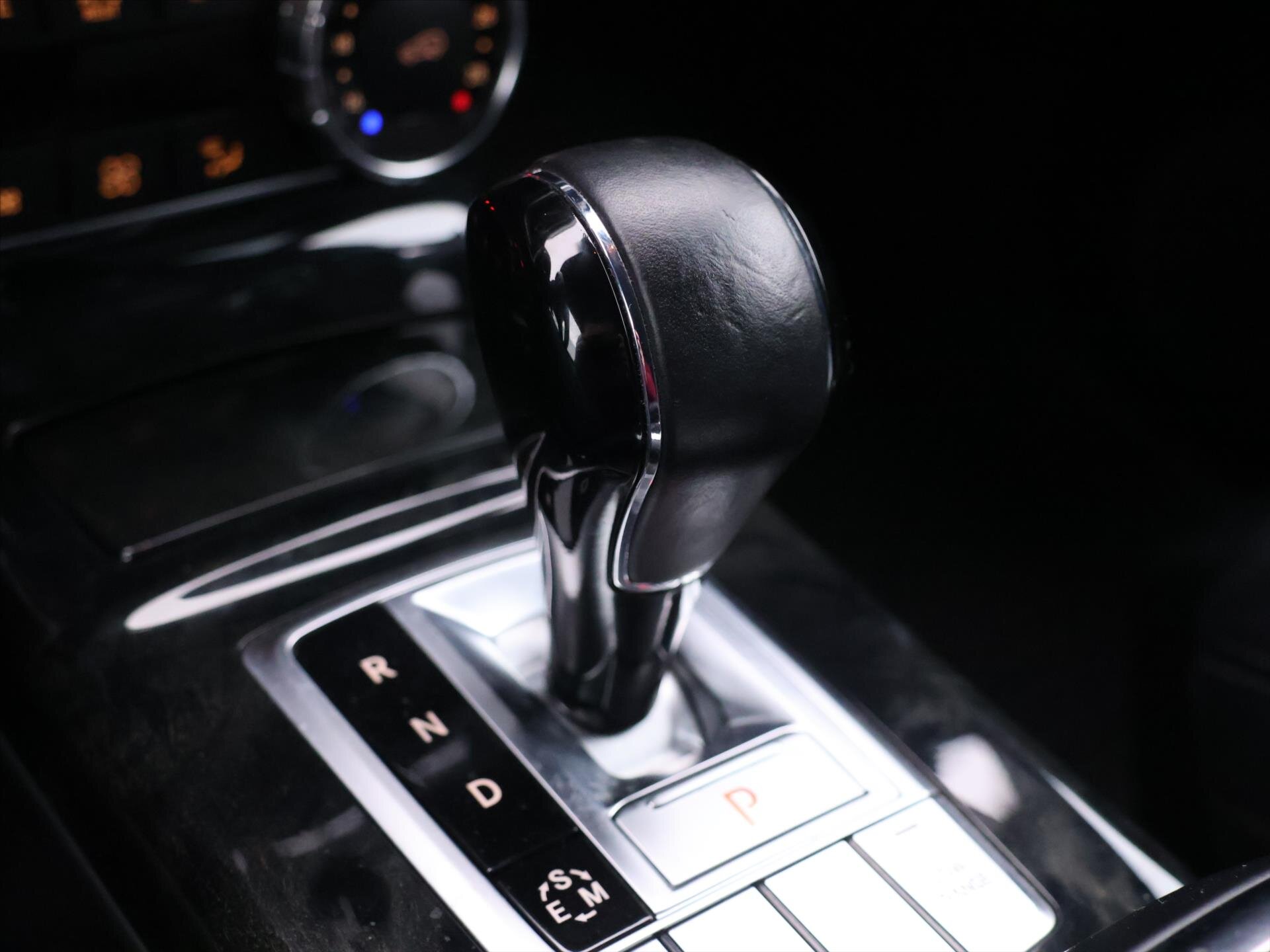 Mercedes-Benz Třídy G SUV 3,0 l 155 kw