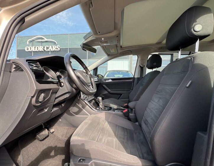 Volkswagen Touran MPV 1,5 l 110 kw