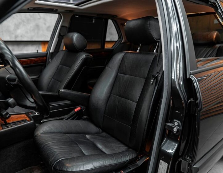 BMW Řada 7 Sedan / Limuzína 5,0 l 220 kw