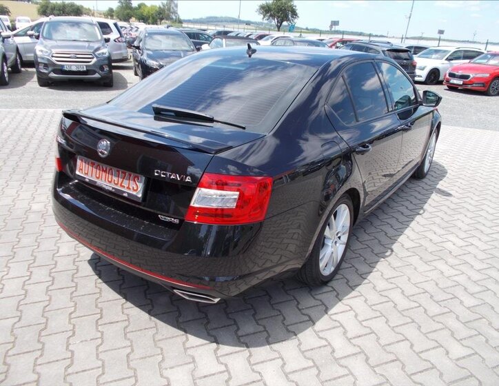 Škoda Octavia Sedan / Limuzína 2,0 l 135 kw
