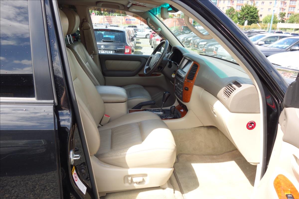 Toyota Land Cruiser SUV / Terénní 4,7 l 175 kw