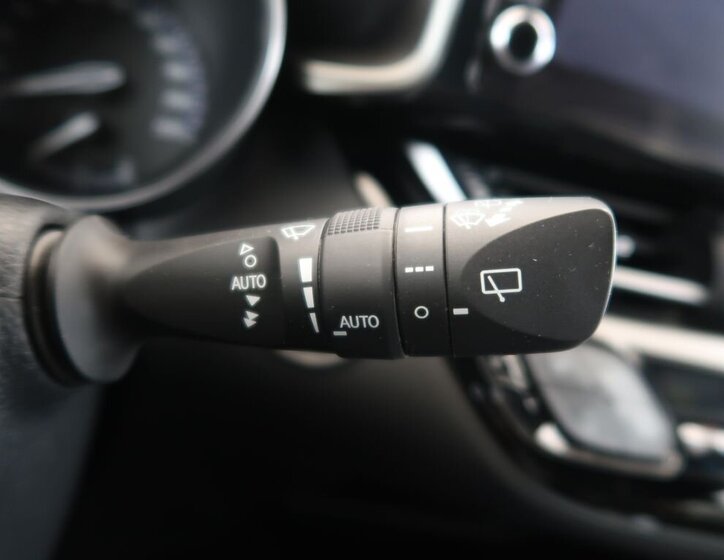 Toyota C-HR SUV / Terénní 1,8 l 72 kw