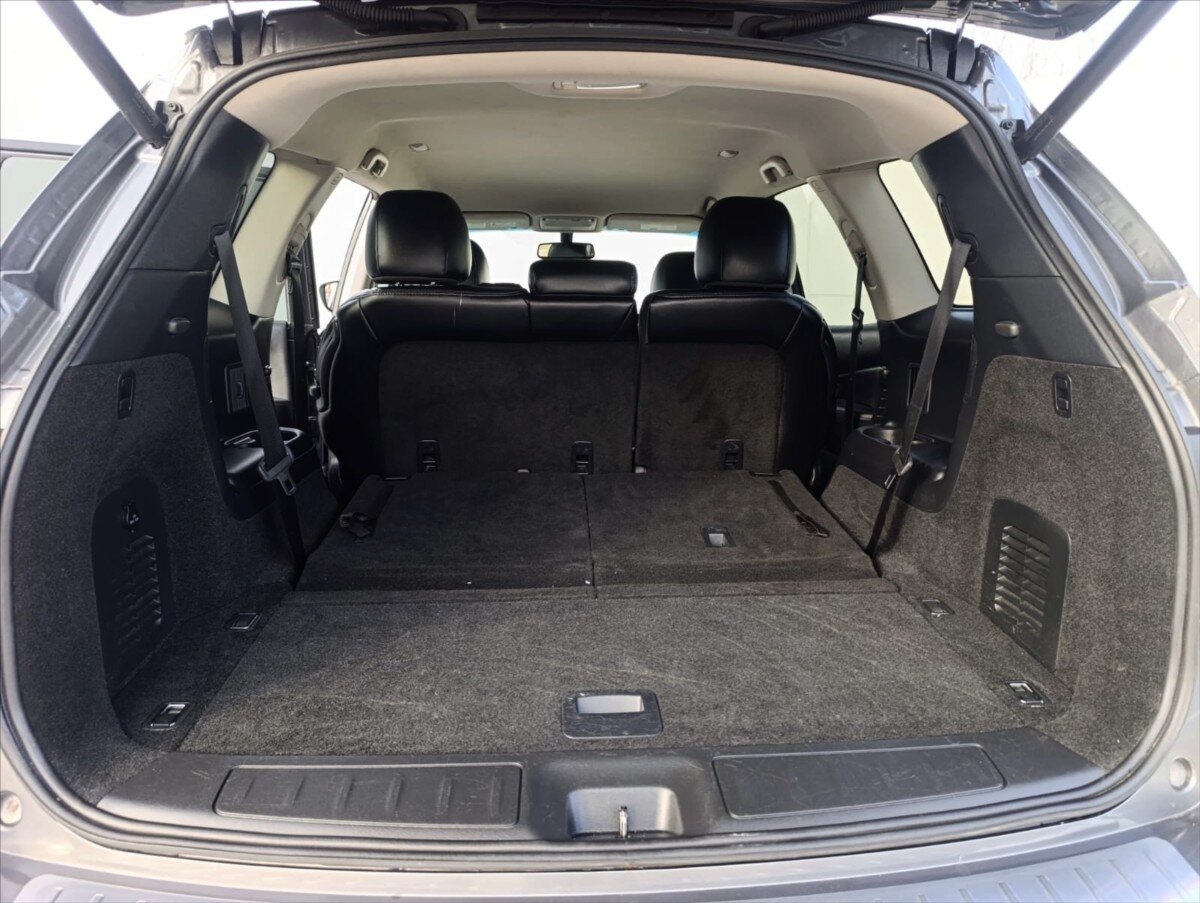 Nissan Pathfinder SUV / Terénní 3,5 l 212 kw