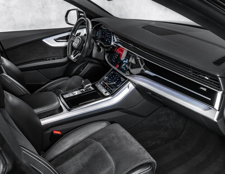 Audi Q8 SUV / Terénní 3,0 l 210 kw