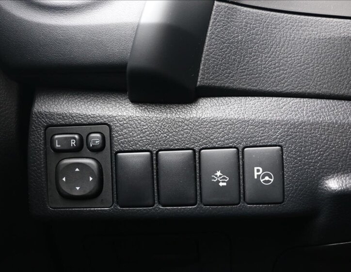 Toyota Auris Kombi 1,6 l 97 kw