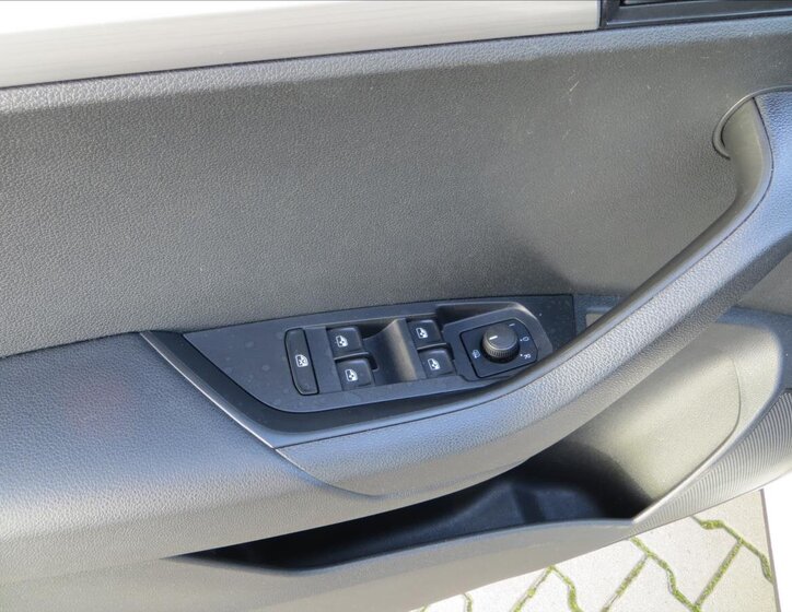 Škoda Karoq SUV 1,5 l 110 kw