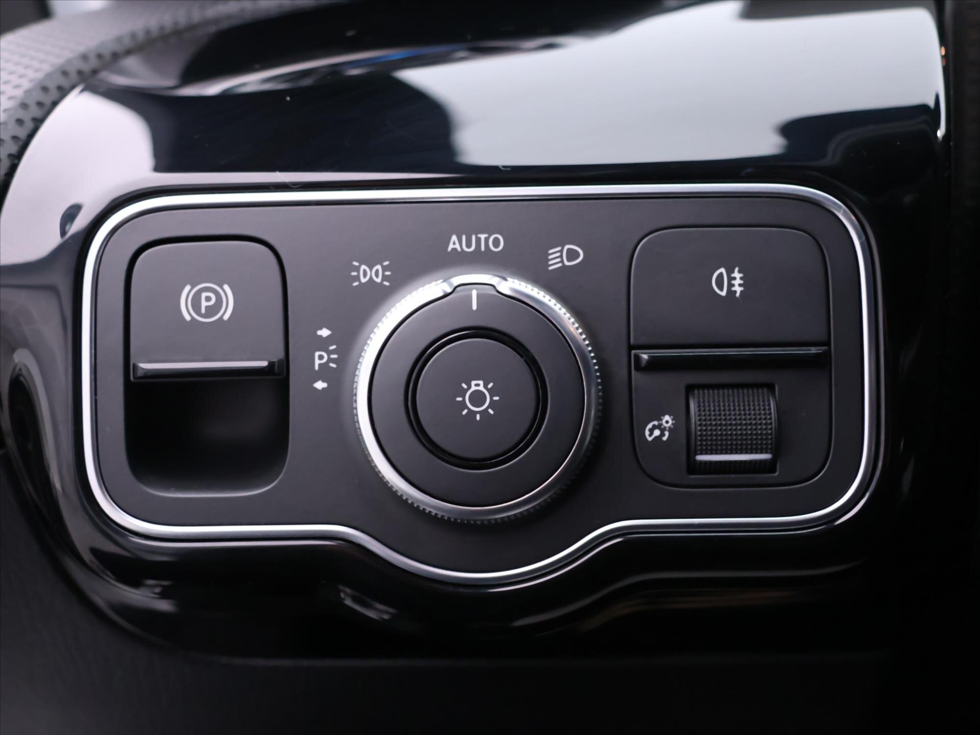 Mercedes-Benz Třídy A Hatchback 1,3 l 120 kw