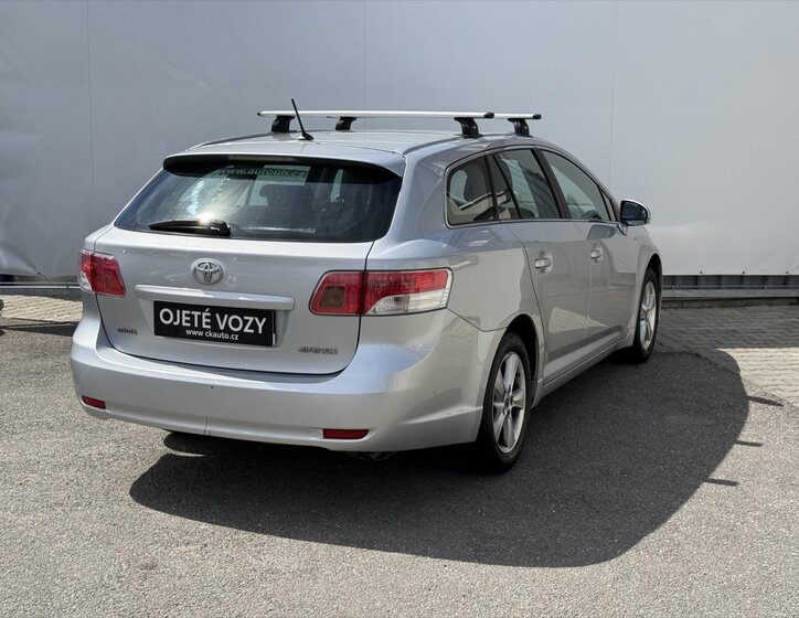 Toyota Avensis Kombi 1,8 l 108 kw