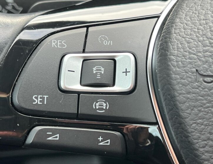 Volkswagen Touran Kombi 1,5 l 110 kw