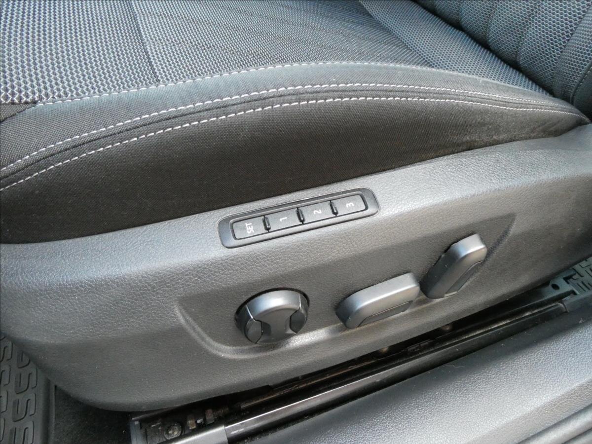 Škoda Superb Liftback 2,0 l 147 kw