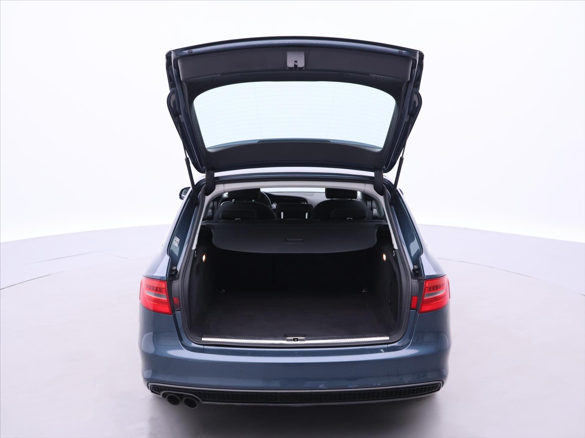 Audi A4 Kombi 2,0 l 140 kw