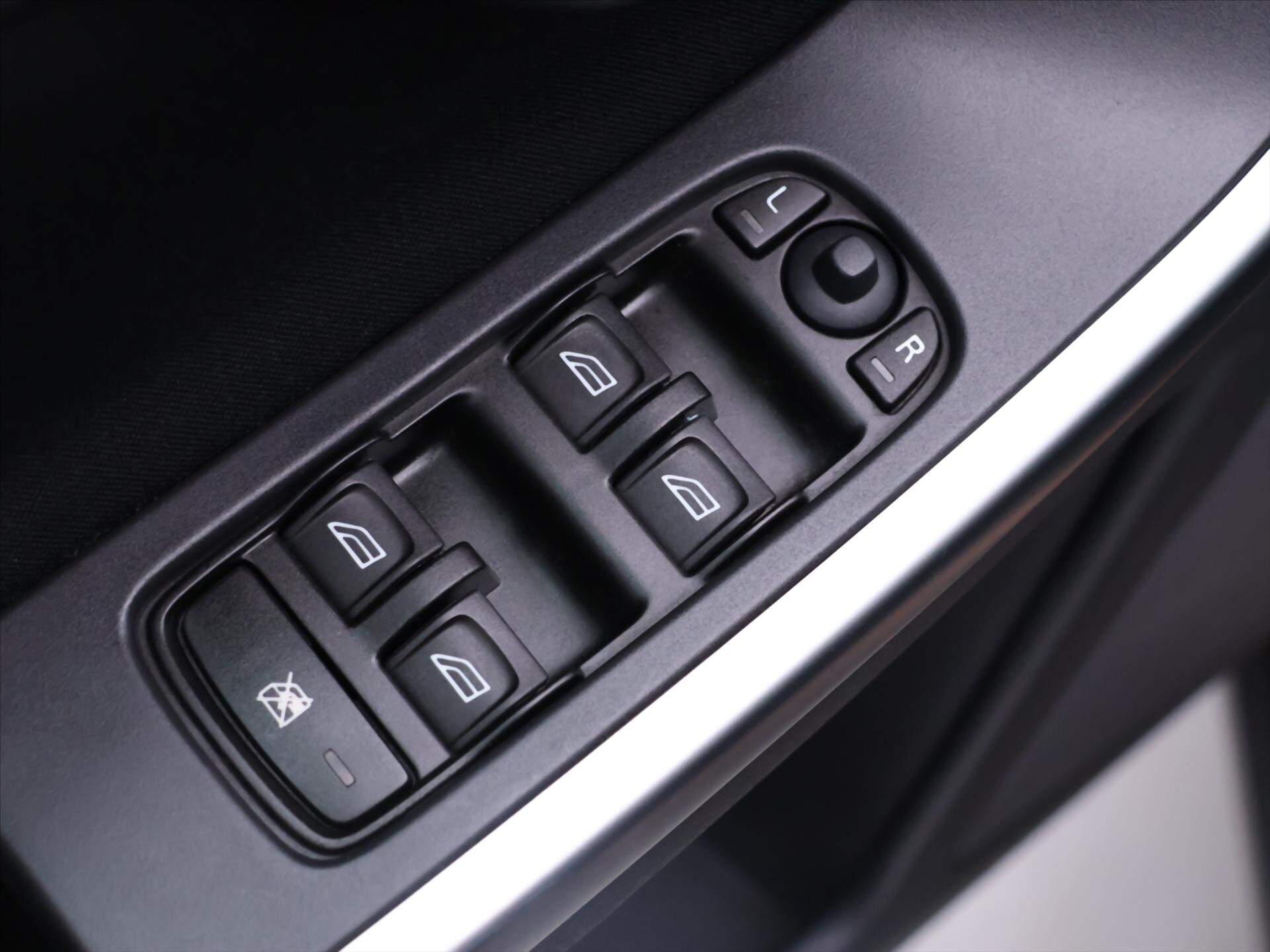 Volvo XC60 SUV 5,2 l 151 kw