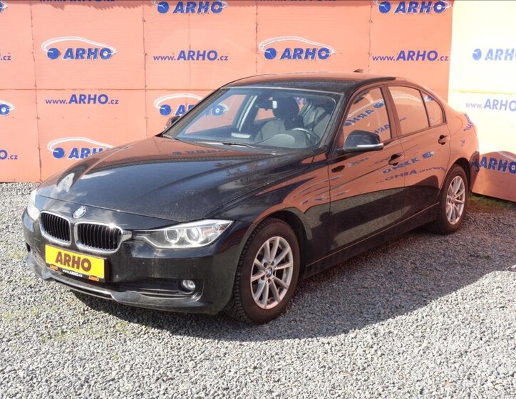 BMW Řada 3 Sedan / Limuzína 2,0 l 105 kw