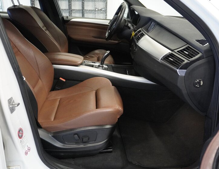 BMW X5 SUV 3,0 l 180 kw