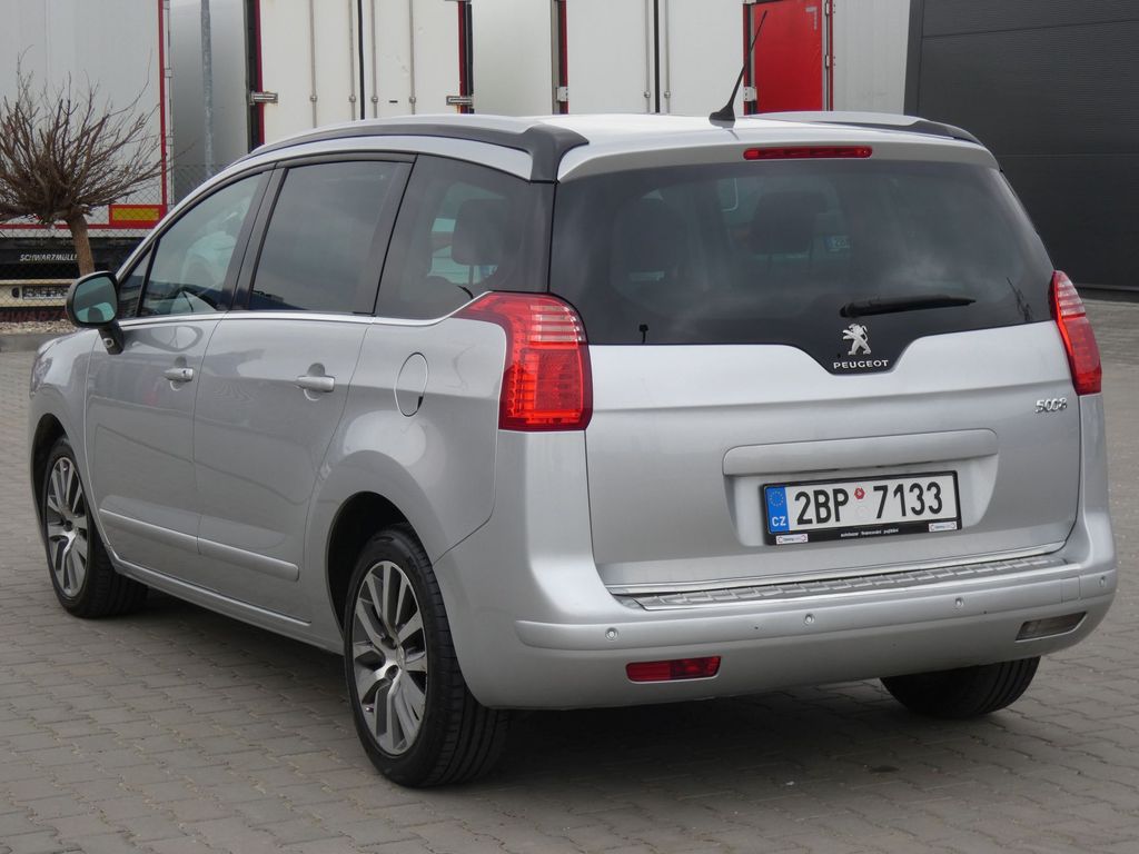 Peugeot 5008