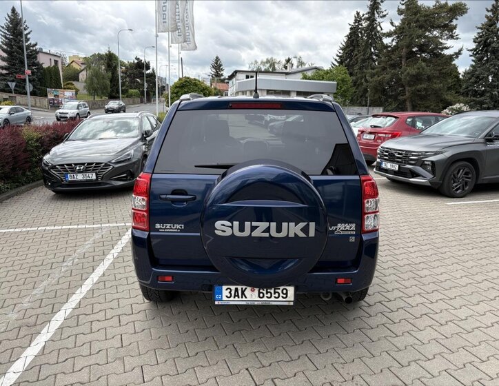 Suzuki Grand Vitara SUV / Terénní 2,4 l 124 kw