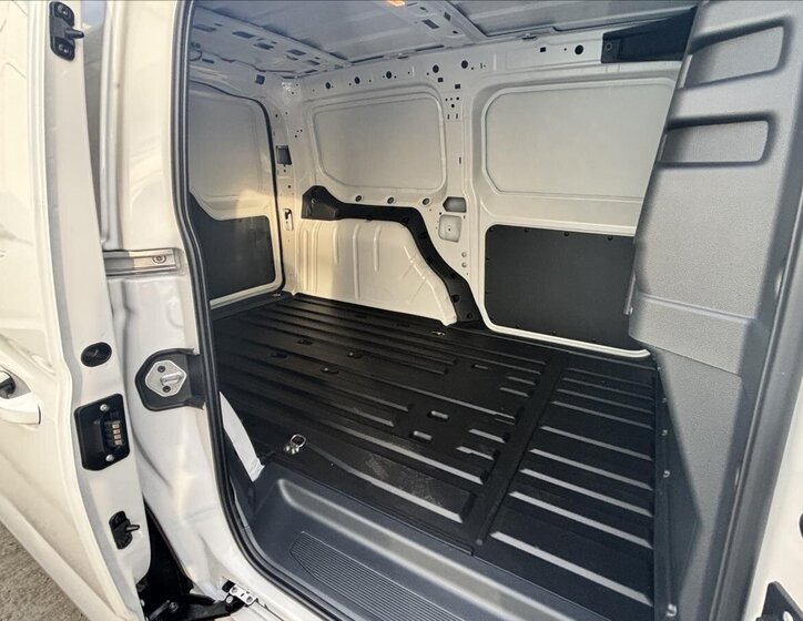 Volkswagen Caddy Skříň 2,0 l 75 kw