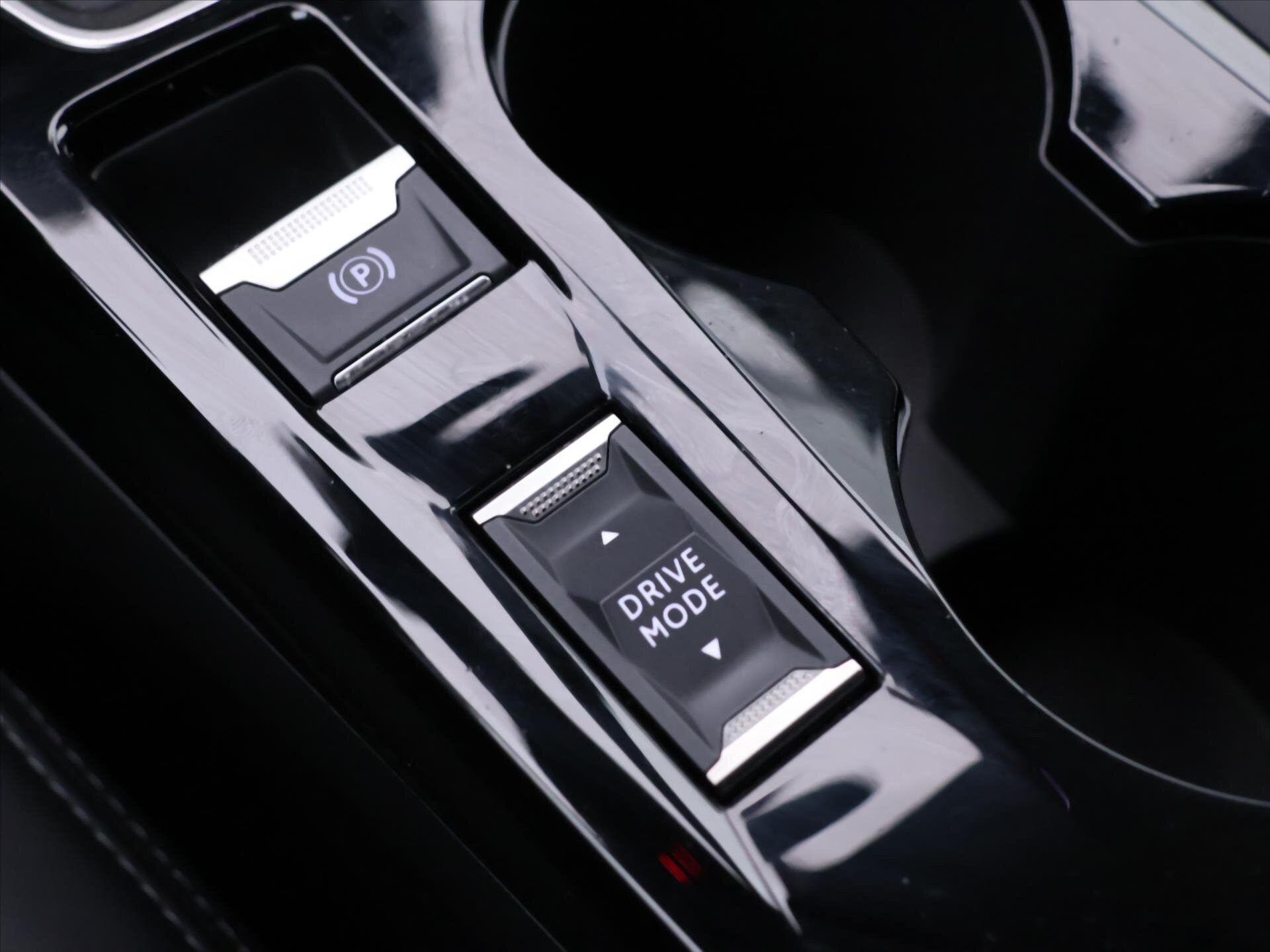 Peugeot 208 Hatchback 1,2 l 74 kw