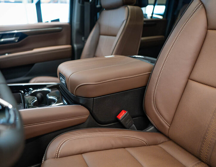 Chevrolet Suburban SUV 6,2 l 313 kw