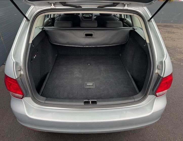 Volkswagen Golf Kombi 1,6 l 77 kw