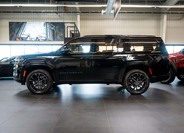 Jeep Grand Wagoneer 2