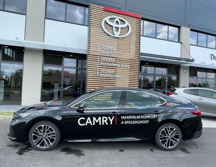 Toyota Camry 6