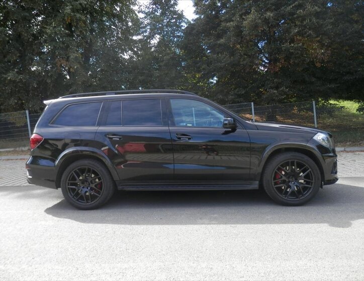 Mercedes-Benz GL SUV / Terénní 4,7 l 320 kw
