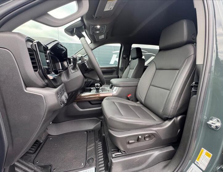 Chevrolet Silverado 12