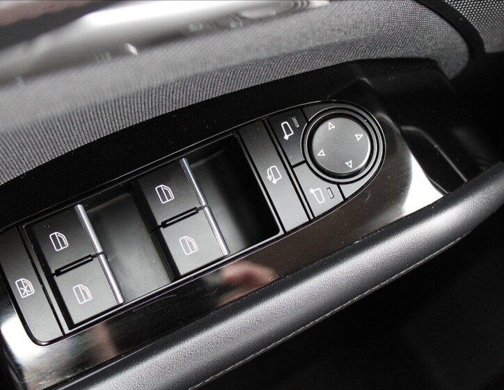 Mazda 3 Sedan / Limuzína 2,0 l 90 kw