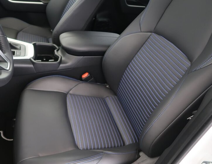 Toyota RAV4 SUV 2,5 l 131 kw