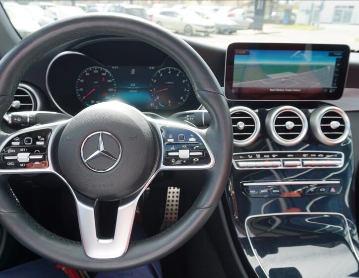 Mercedes-Benz Třídy C Kabriolet 2,0 l 190 kw