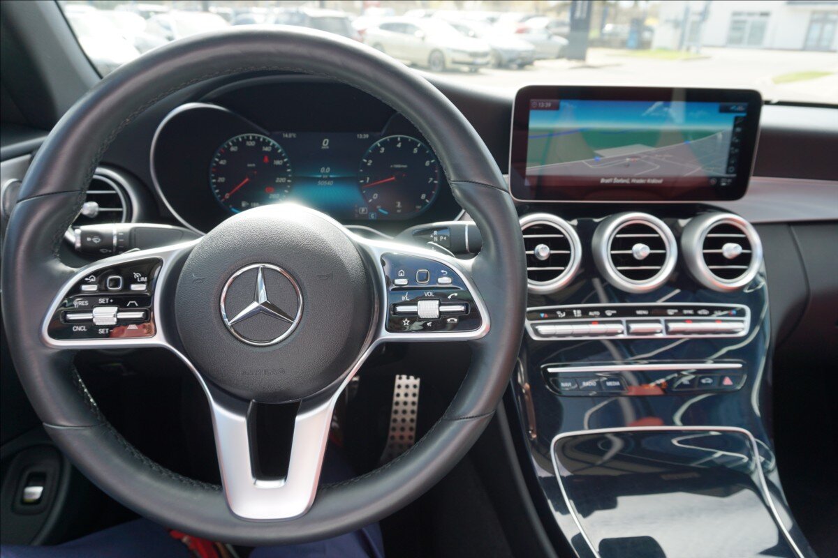 Mercedes-Benz Třídy C Kabriolet 2,0 l 190 kw