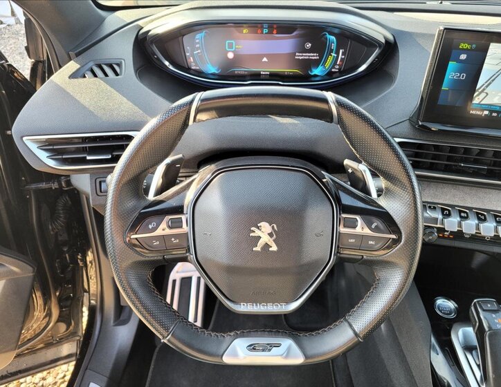 Peugeot 3008 SUV 1,6 l 133 kw