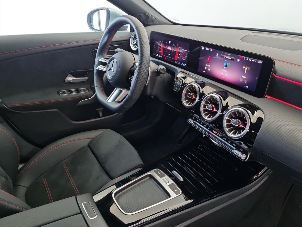 Mercedes-Benz CLA Sedan 2,0 l 110 kw