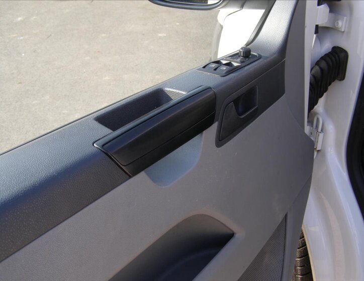 Volkswagen Caravelle 14