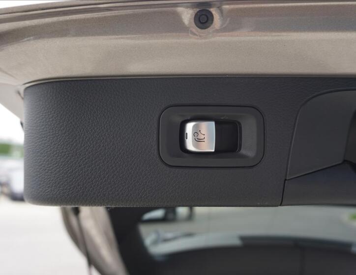 Mercedes-Benz GLC 10