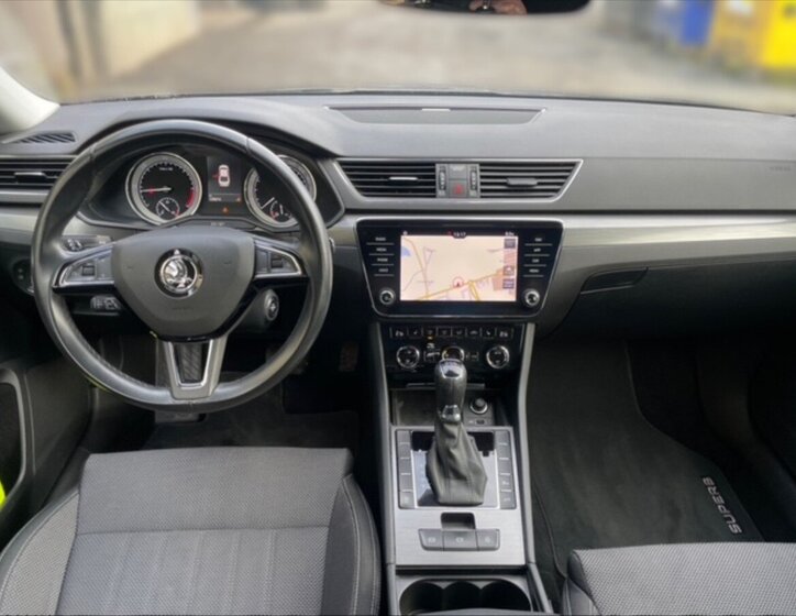 Škoda Superb 9