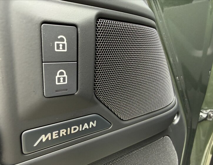 Land Rover Defender SUV / Terénní 3,0 l 184 kw