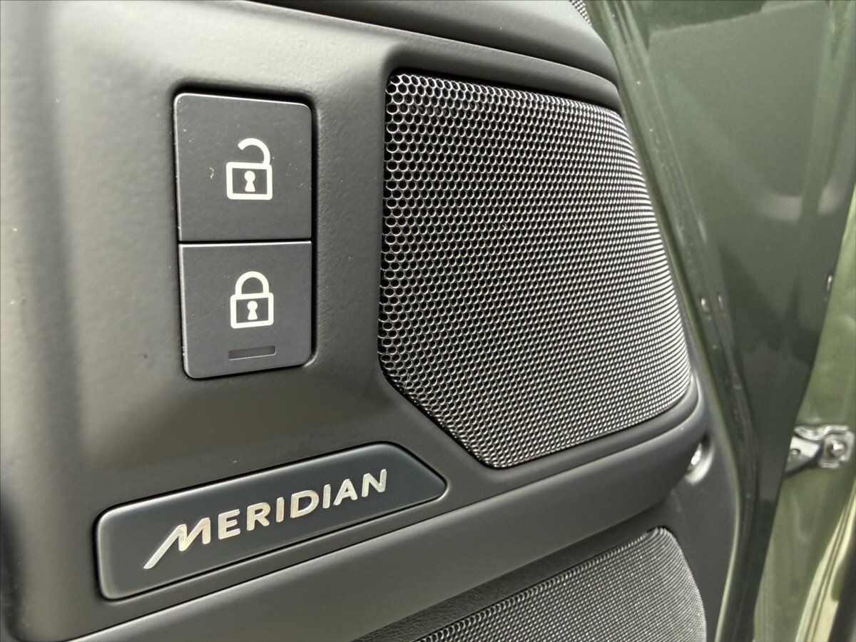 Land Rover Defender SUV / Terénní 3,0 l 184 kw