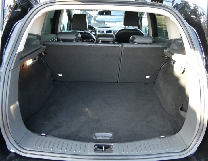 Ford Kuga SUV / Terénní 2,0 l 103 kw