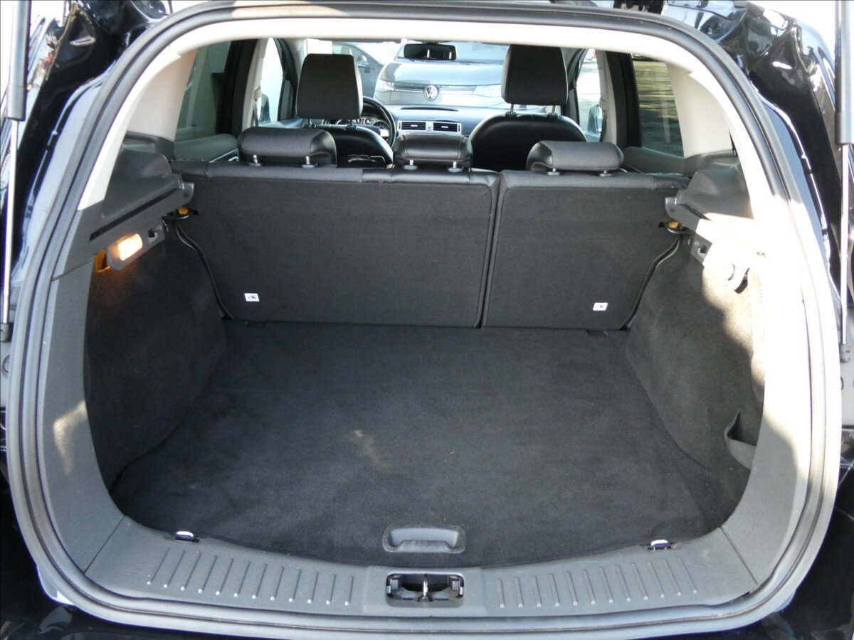 Ford Kuga SUV / Terénní 2,0 l 103 kw