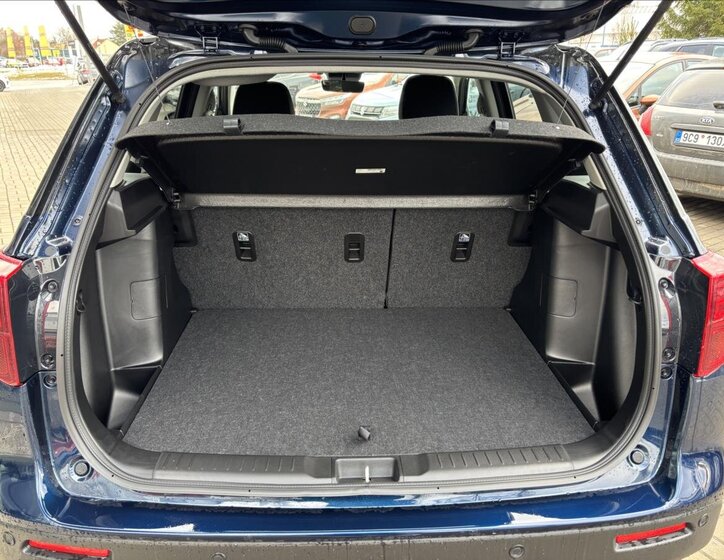 Suzuki Vitara SUV 1,4 l 81 kw