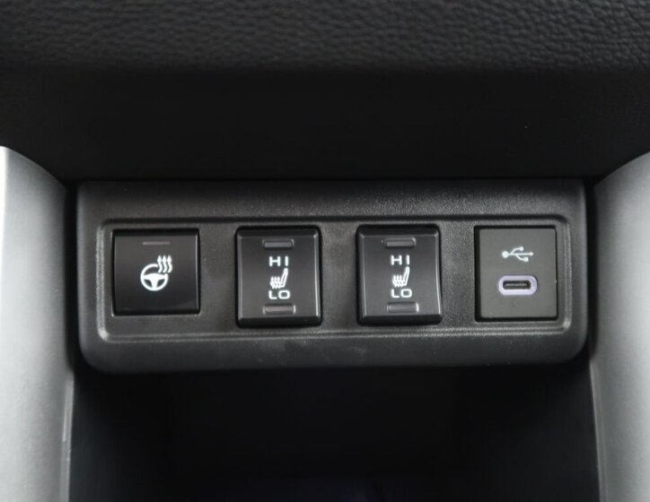 Toyota Corolla Cross Hatchback 2,0 l 112 kw