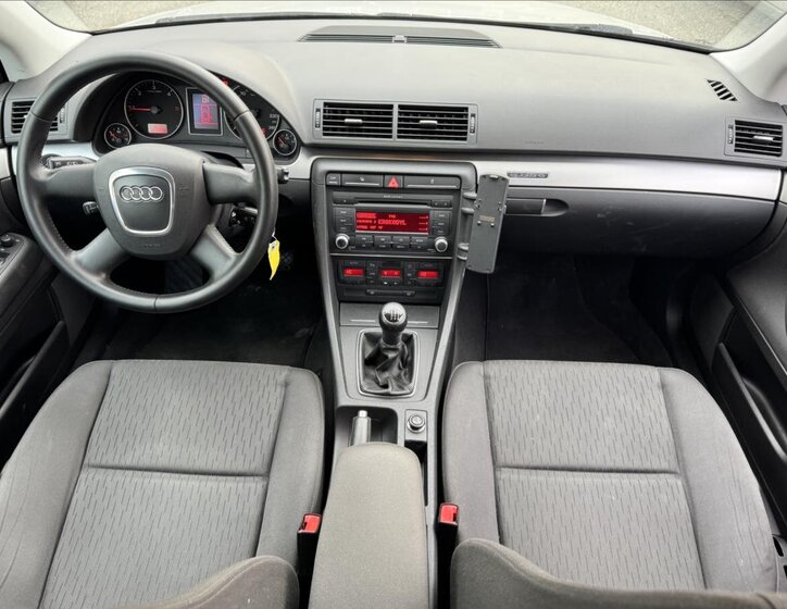 Audi A4 Kombi 2,0 l 103 kw