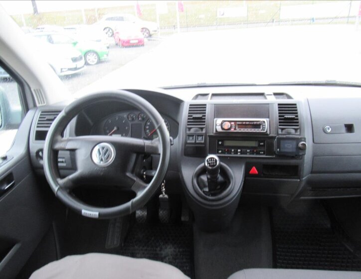 Volkswagen Caravelle MPV 2,5 l 96 kw