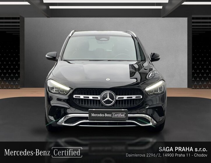 Mercedes-Benz GLA 8
