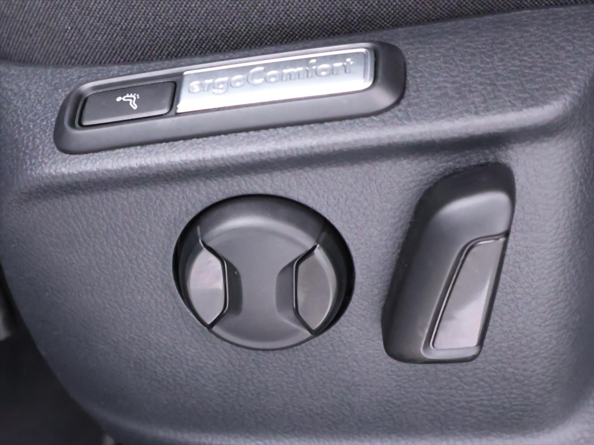 Volkswagen Passat Kombi 1,6 l 88 kw