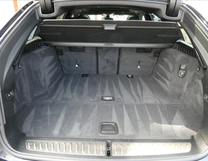 BMW Řada 5 Kombi 3,0 l 235 kw